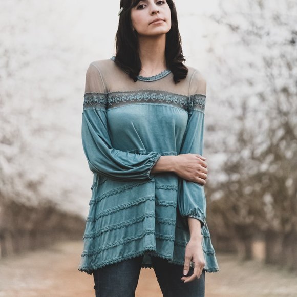 ⭐️Layered Lace Mesh Top In Mint⭐️ - Picture 3 of 8